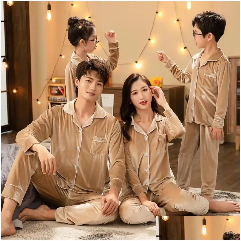 Clothing Sets Year Adult Kid Family Matching Clothes Warm Velvet Sleepwear Winter Christmas Family Matching Pajamas Set 230203