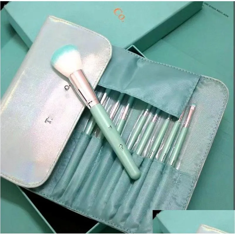 Designer Blue Makeup Brush Letter Logo Makeup Brush Makeup Tool 12 PCS with storage bag Gift Box Girl Valentine`s Day Birthday Gift