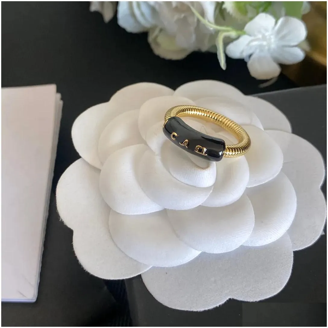 Classic Couple Ring Charm Fashion Women Style Rings Luxury Designer Quality Elegant Premium Jewelry Accessories Size7 Never Fade Precious Holiday Gift
