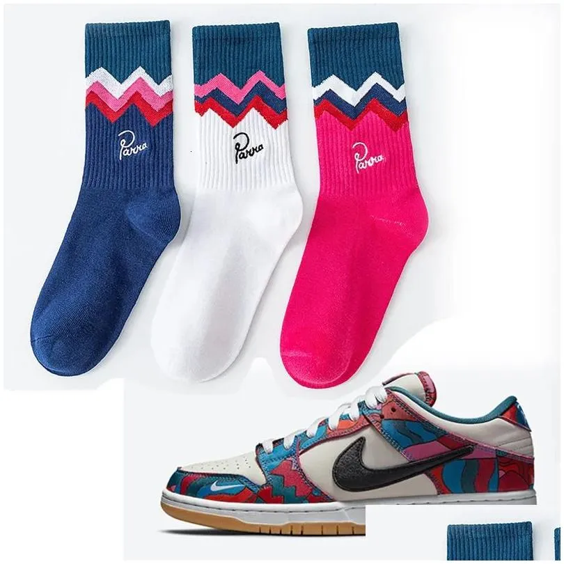 Sports Socks Men`s Autumn Fashion Skateboard Letter Embroidery Lovers White Red Blue Trend Hip Hop Cotton 3 Pairsbox 231213