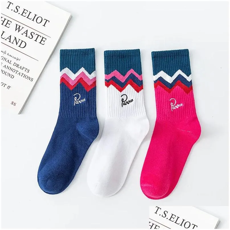 Sports Socks Men`s Autumn Fashion Skateboard Letter Embroidery Lovers White Red Blue Trend Hip Hop Cotton 3 Pairsbox 231213