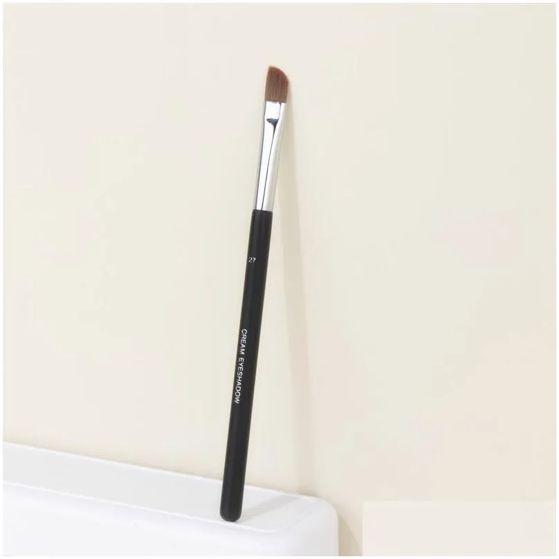 CC Makeup Brushes Petit Pinceau Retractable Kabuki Les Pinceaux De Powder 1 Blush 4 Cream Eye shadow 27 Dual-tip eyeshadow Lip Brush Cosmetics Beauty