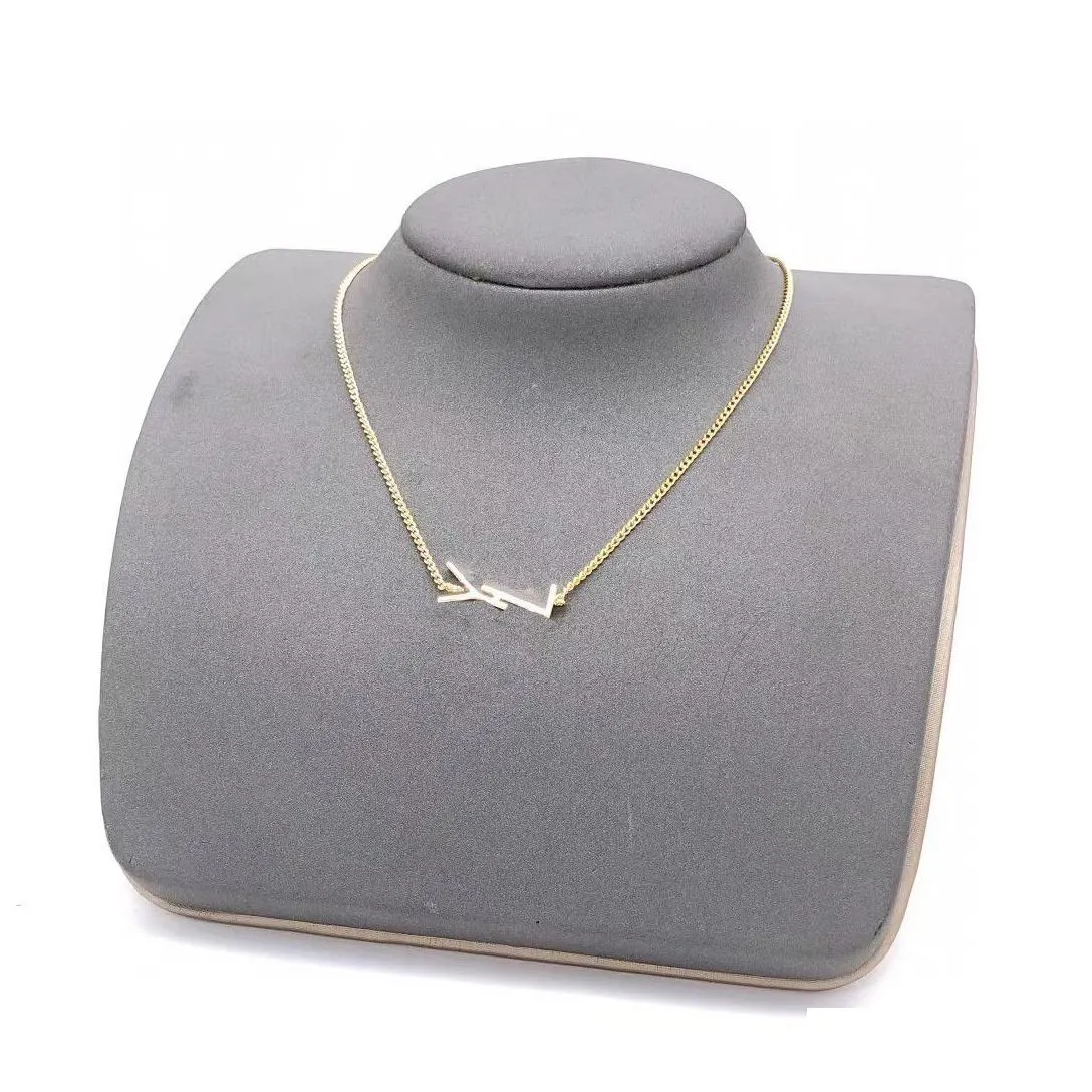 Simple initial dainty pendant designer choker necklace 14K gold plated thin chain pendant choker light weight necklaces