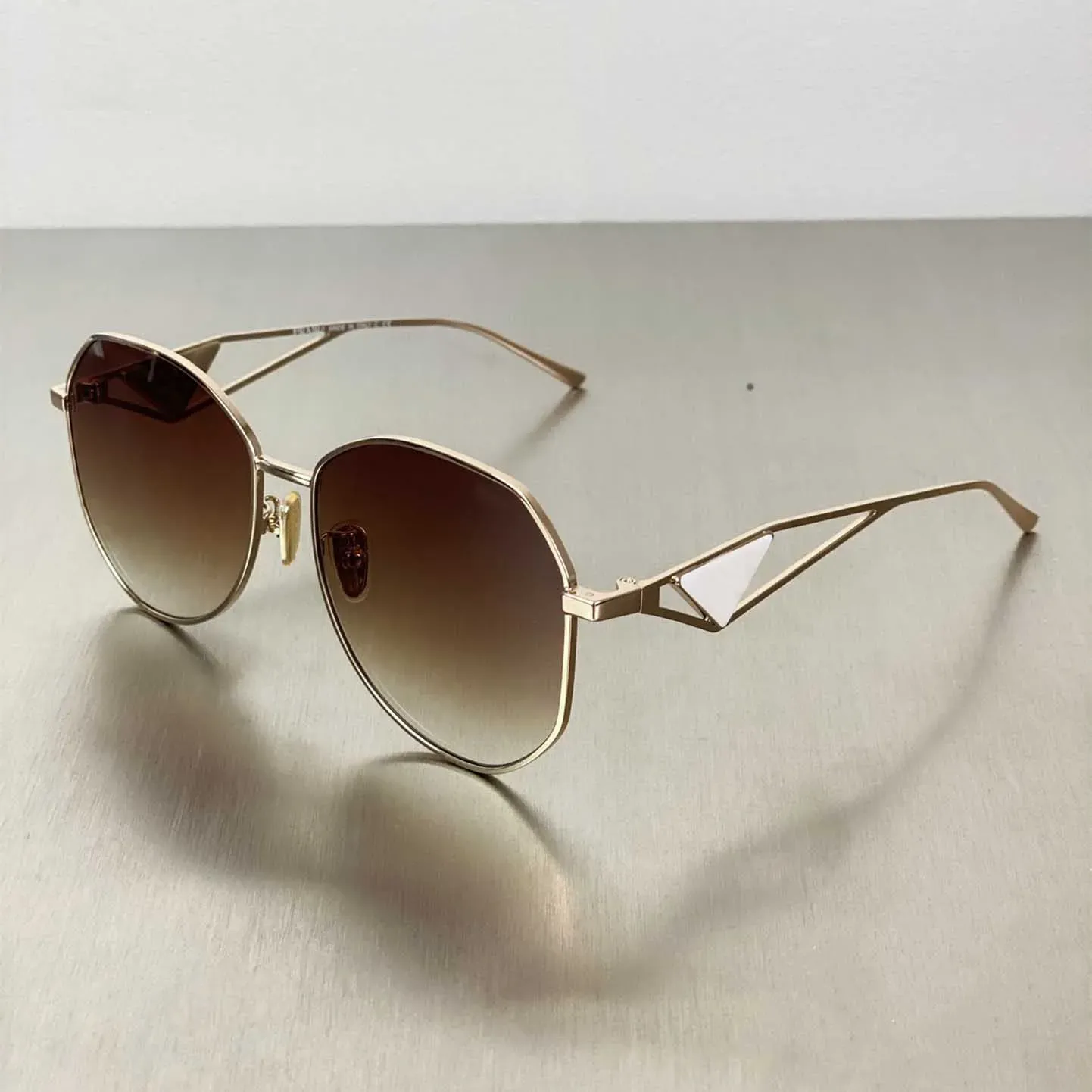 Fashion Accessories luxury designer Sunglasses for women Sunglasses Triangle label ins metal sunglasses UV400