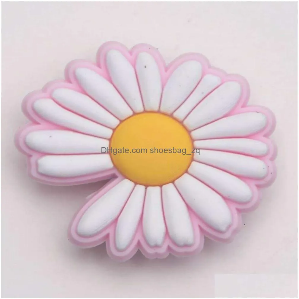 hot selling valentines day style clog charms soft pvc clog charms custom charms for clogs