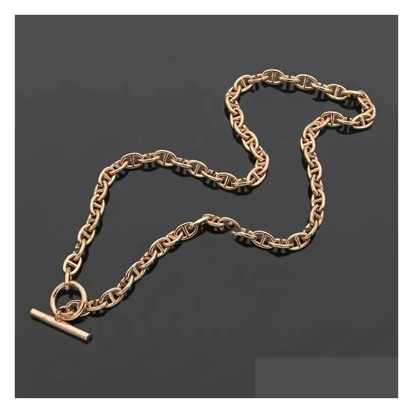 Designer bracelet U shaped pendant necklace bracelet set round digital French quality fashion classic female jewelry Valentine s Day love gift With