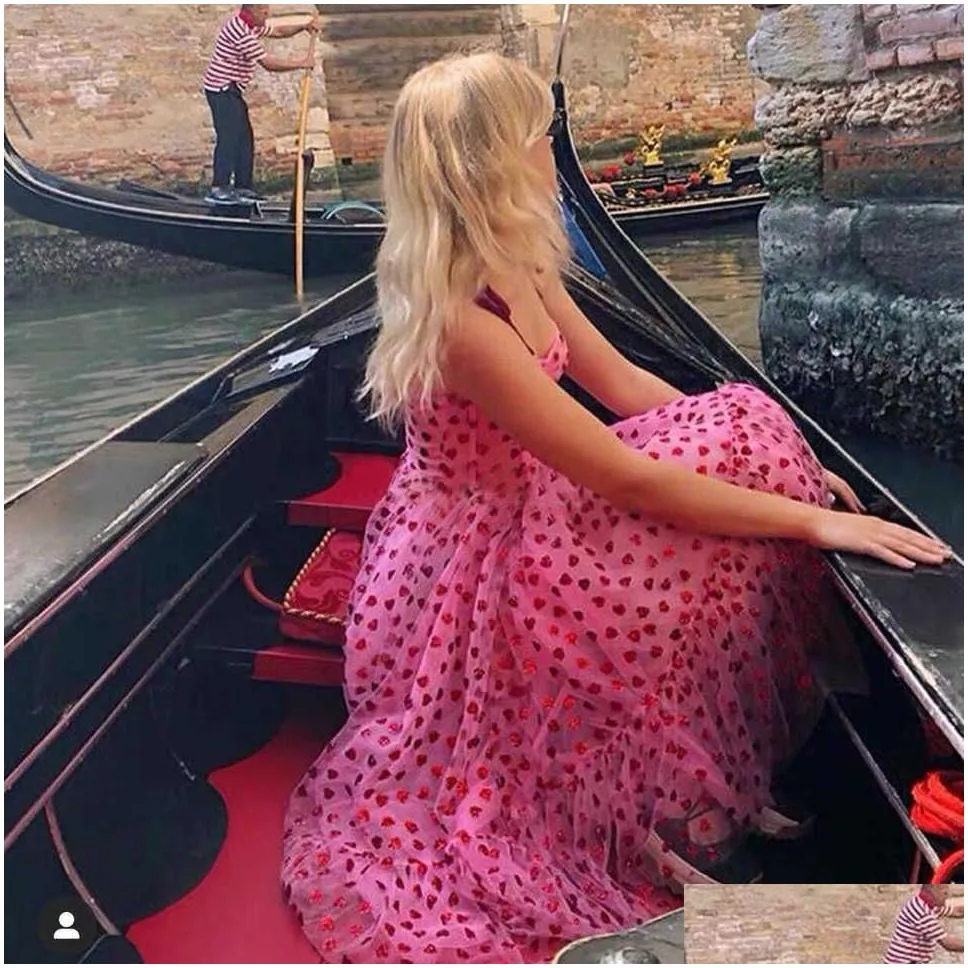 2023 women`s new pink love suspender dress princess skirt