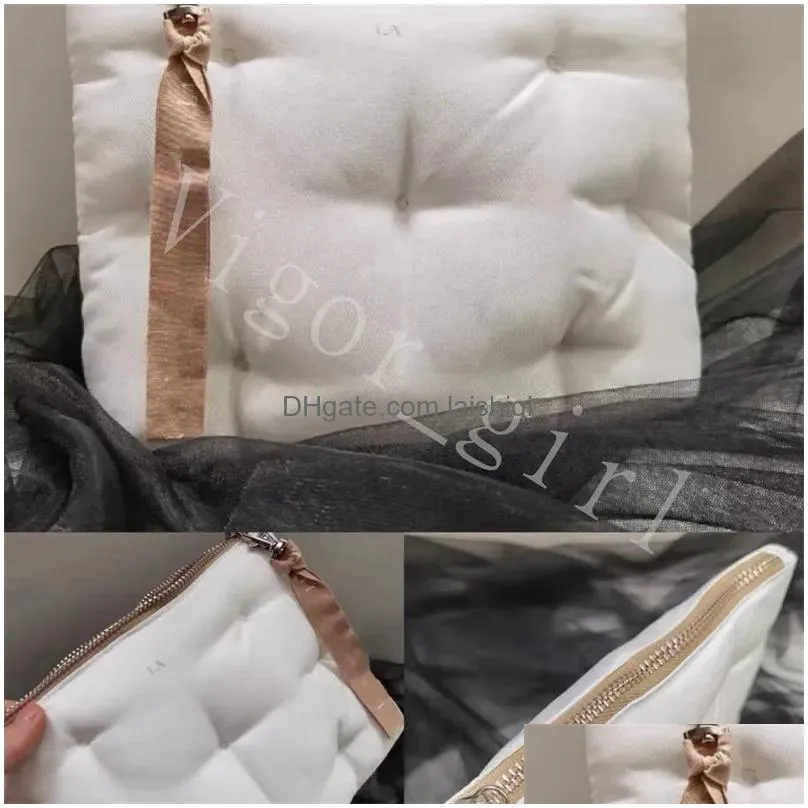 la brand cosmetic bags for girl makeup wash bag cloud zipper bags soft white color beauty case soft portable storage bag beautiful make up purse designer handbags