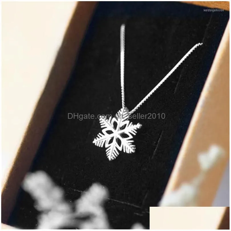 Pendant Necklaces 2023 Sweet Temperament Christmas Snowflake Small  Leaf Clavicle Necklace Women Charm Simple Jewelry Gift Drop Dh7T1
