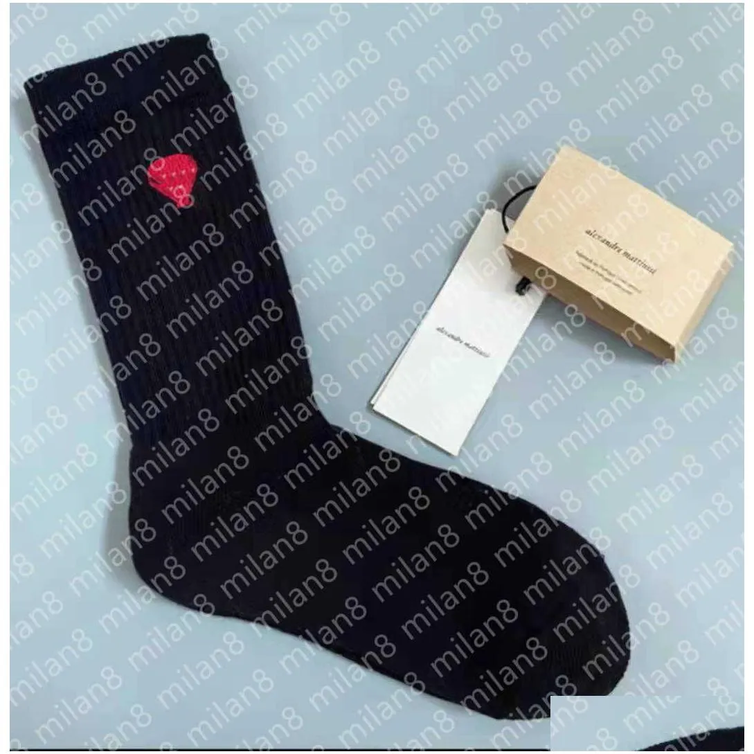mens socks classic embroidered high tube A paris style cotton autumn and winter towel bottom men women skateboard stockings