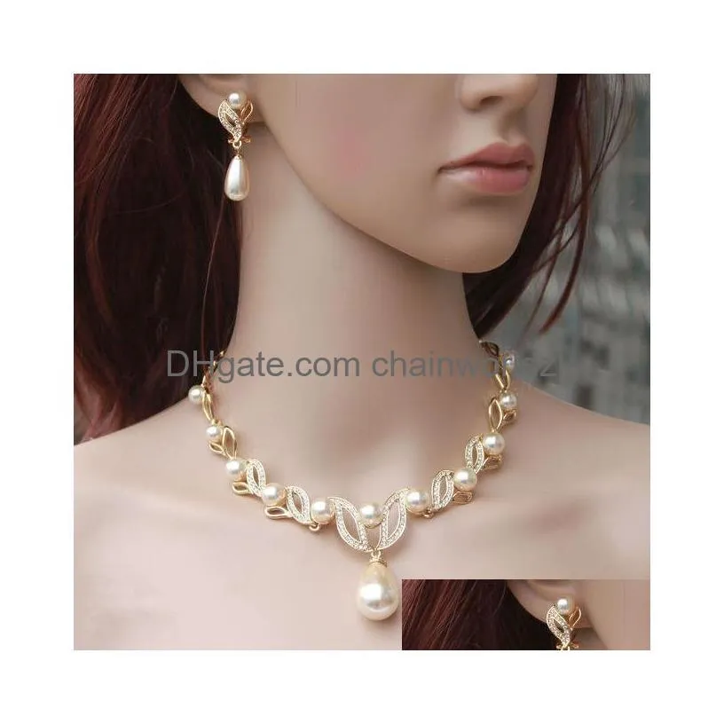 2021 gold plated cream pearl drop pearl and rhinestone crystal bridal necklace and earrings bridal jewelry sets