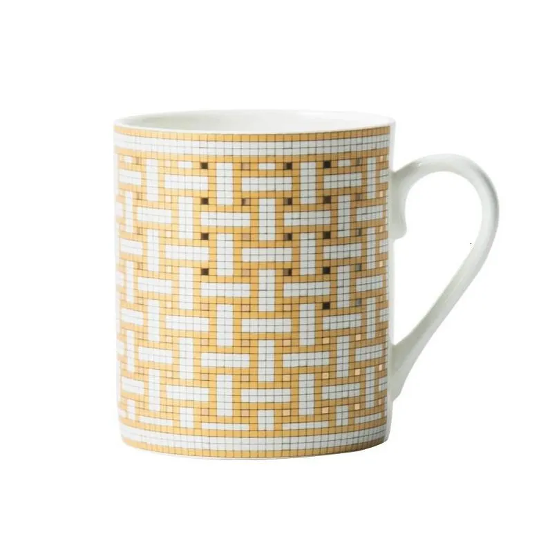 Mugs Porcelain Mug Cafe Tea Milk Cups Bone China Coffee Drinkware Water With Golden Spoon Birthday Gift Arrival 231123