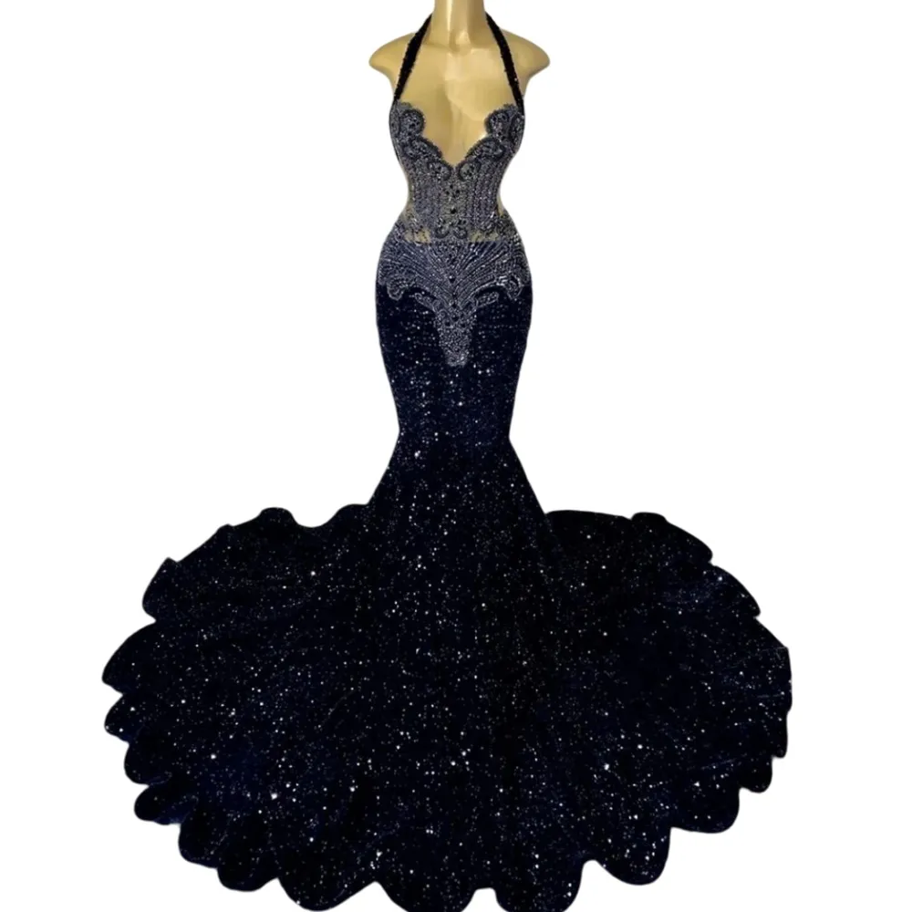 2024 Black Mermaid Prom Dresses Sequined Lace Sequins Halter Illusion Crystal Beads Evening Gowns Formal Dress Sweep Train
