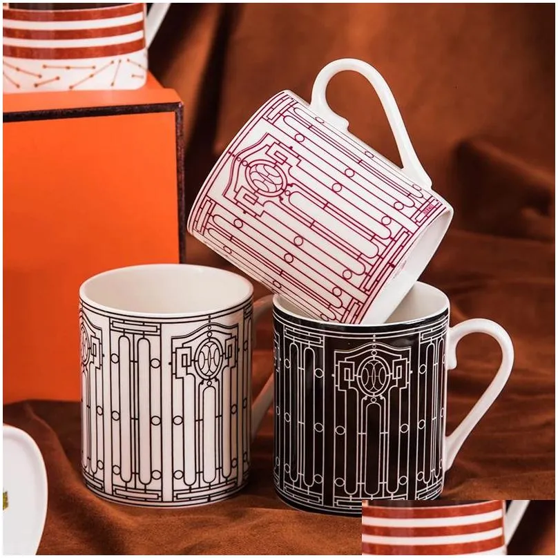 Mugs Porcelain Mug Cafe Tea Milk Cups Bone China Coffee Drinkware Water With Golden Spoon Birthday Gift Arrival 231123