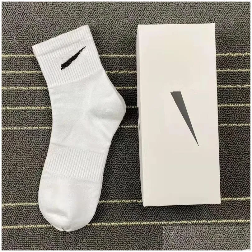 Men`S Socks Fashion Solid Sports Mens Socks Classic Hook Black And White Gray Basketball Sweat Absorbing Breathable Short Boat Sock L Dhy35