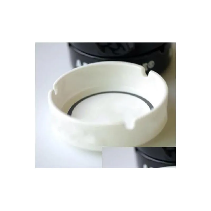  ceramics ashtray with fashion classic white and black round ashtray vip gift