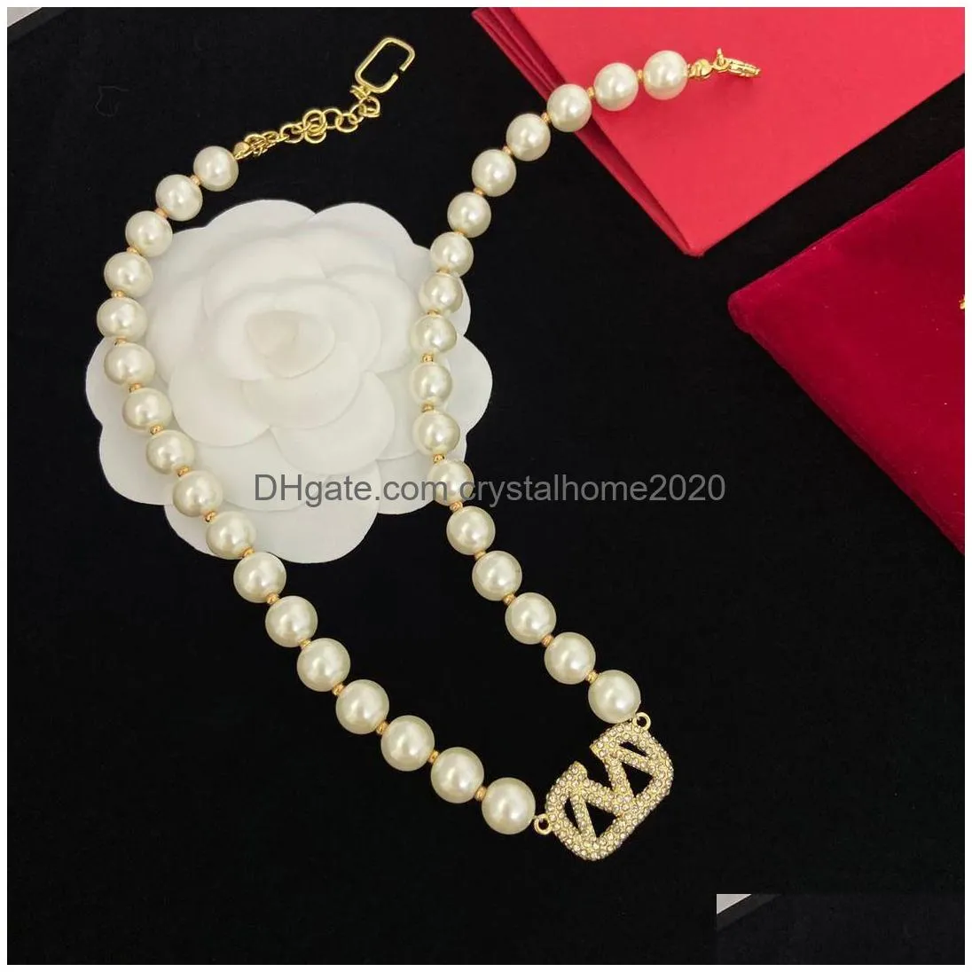 Pendant Necklaces Pearl Designer Pendants Jewelry Gold V Lover Neckwear Chains Diamond Men Women Party Accessories Charm Necklaces Dro Dhelq