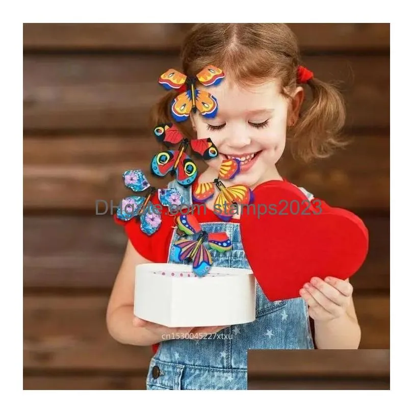 Decorative Objects & Figurines Decorative Objects Figurines Flying In The Book Magic Butterfly Card Toy With Empty Hands Wedding Props Dh6Hf