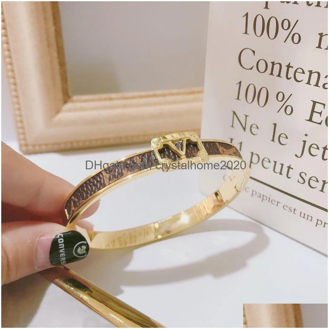 Bangle New Style Bracelets Women Bangle Designer Letter Faux Leather Gold Plated Stainless Steel Wristband Cuff Fashion Jewelry Acces Dhtil