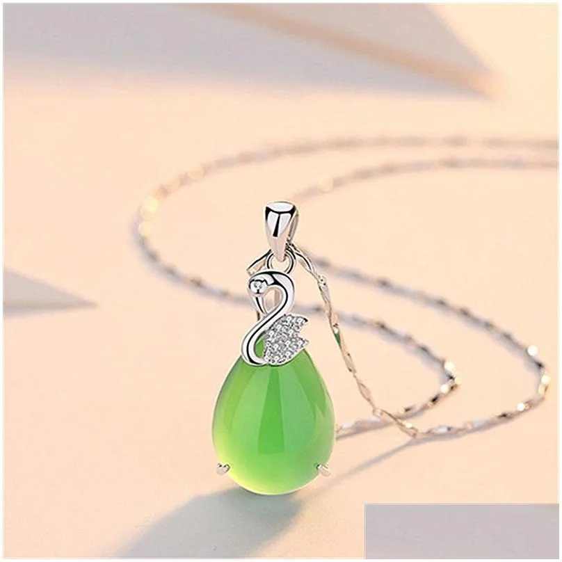 Pendant Necklaces Sier Necklaces Simple Quaint Chrysoprase Pendant Noble White Elegant Jasper Mothers Day Gift Necklace Drop Delivery Dhjzh