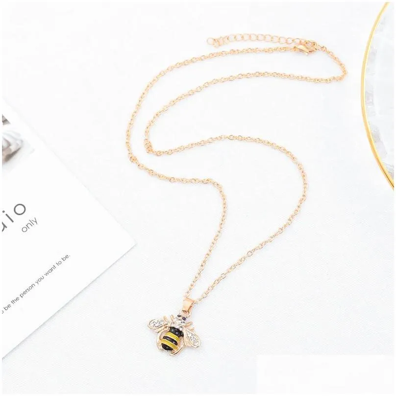 Pendant Necklaces Bee Necklace Insect Pendant Champagne Zircon Gold Color Bijoux Party Engagement Choker Drop Delivery Jewelry Necklac Dhw1E