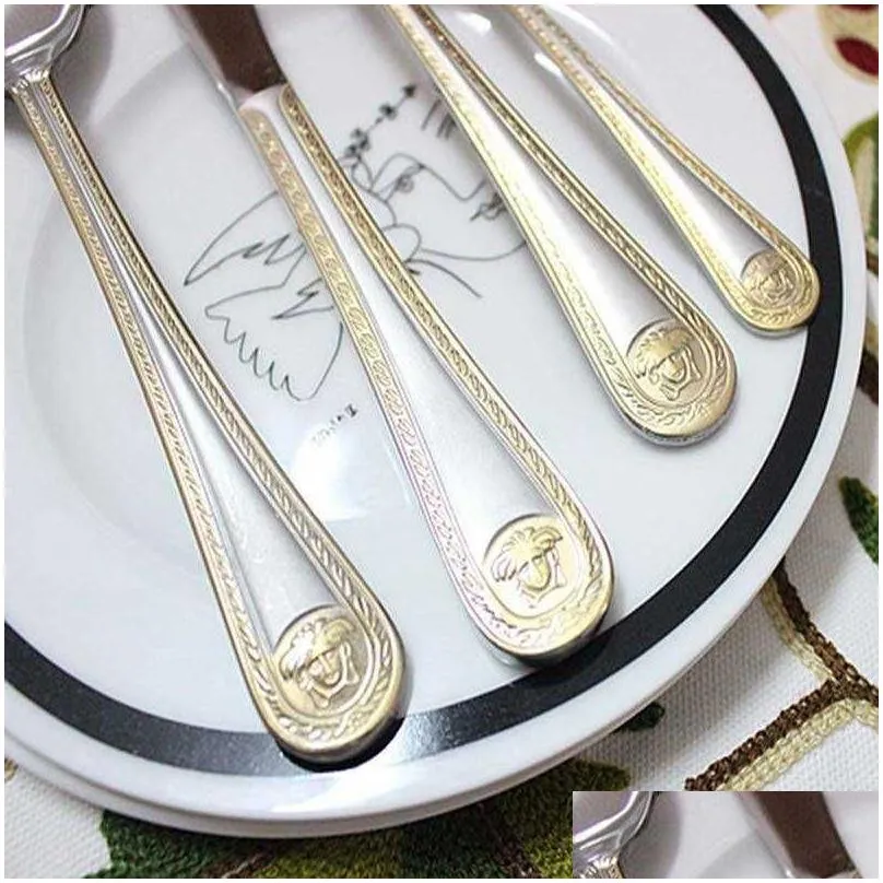 Dinnerware Sets 4 Pcs/Set Vintage Western Gold Plated Dinnerware Dinner Fork Knife Set Golden Cutlery Stainless Steel Engraving Tablew Dh4J1