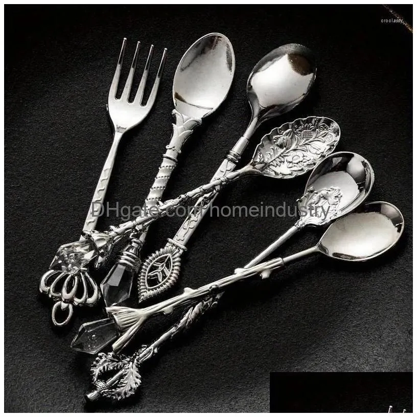 Dinnerware Sets 6Pcs Vintage Spoons Fork Royal Style Gold Carved Coffee Tea Spoon Fruit Prikkers Dessert Cutlery Set Kitchen Tool Dro Dhcry