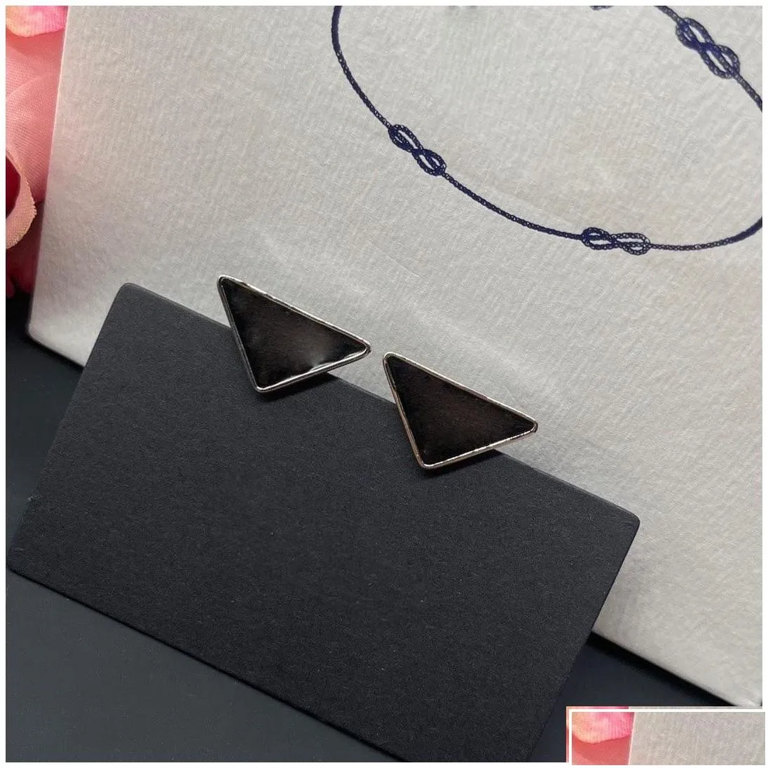 stud personality triangle high-quality earrings womens design fl of diamond niche light luxury drop delivery jewelry dhnrv