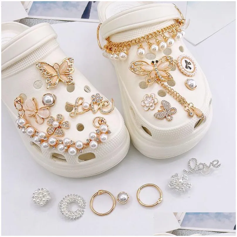 shoe parts accessories random style brand designer clog charms bling girl gift for clog decoration 230202