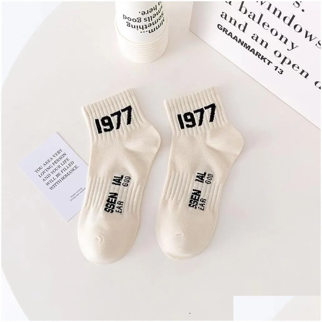 mens womens socks embroidery casual cotton sports basketball cotton mens and women`s fashion socks no box