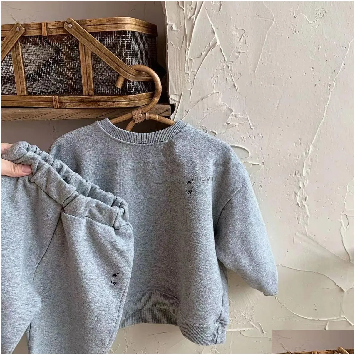 boys girls designer clothes baby pullover two piece plush set 2023 autumn kids clothing winter letter print round neck sweatshirt