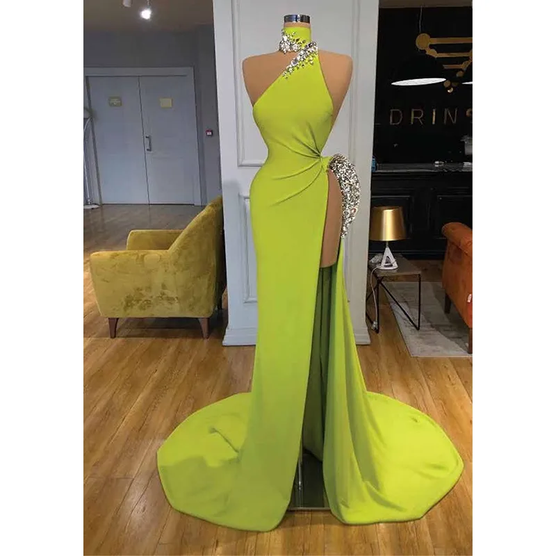 2024 Sexy Green Mermaid Prom Dresses High Neck Silver Crystal Beads Prom Gowns Sleeveless Side Split Formal Evening Dress