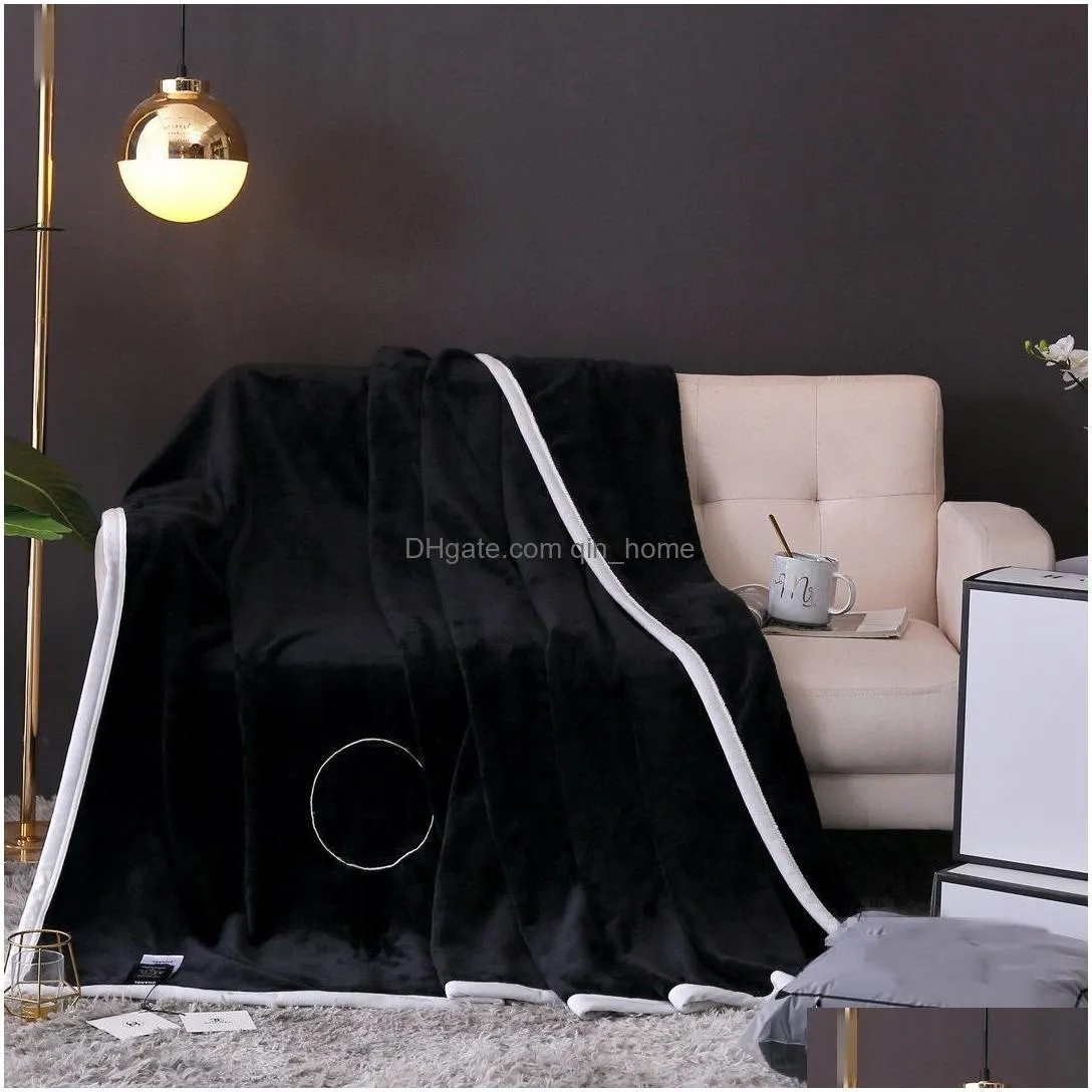 designer blanket facecloth material with letters throw blanket with gift box for travel airconditioning soft shawl sofa bed