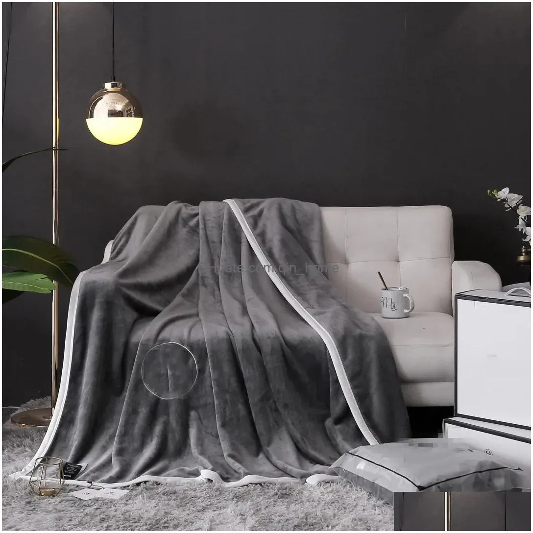 designer blanket facecloth material with letters throw blanket with gift box for travel airconditioning soft shawl sofa bed