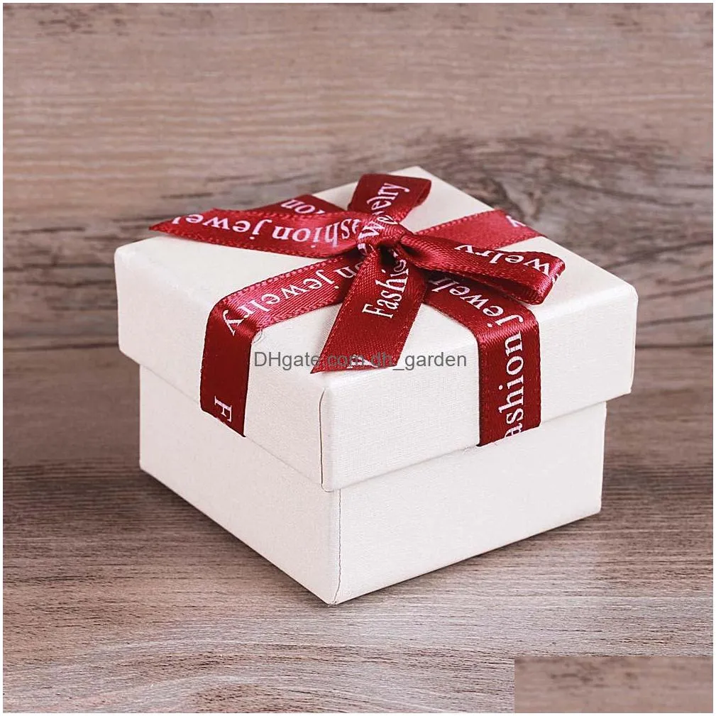 Other Fashion White Fancy Paper Gift Box For Necklace Ring Bracelet High Quality Cardboard With Big Red Ribbon Bow Drop Deli Dhgarden Dhk5Q