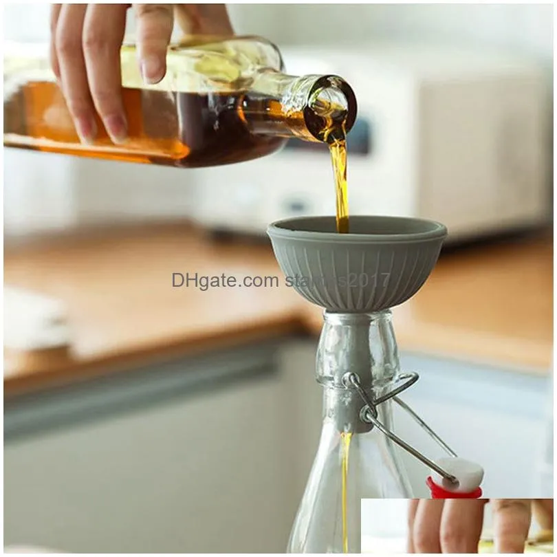 kitchen tool mini silicone funnel multifunction splash proof non-sticky oil funnels seasoning dish liquid transfer