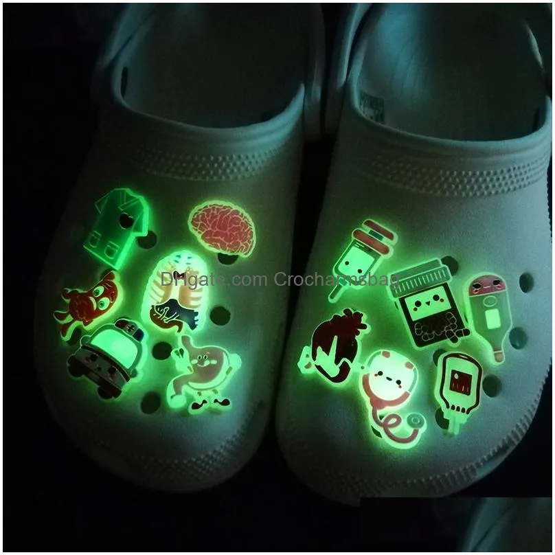 Shoe Parts & Accessories Moq 500Pcs Available Styles Glow In The Dark Clog Charm Cartoon Pattern 2D Pvc Luminous Shoe Accessories Deco Dhnwk