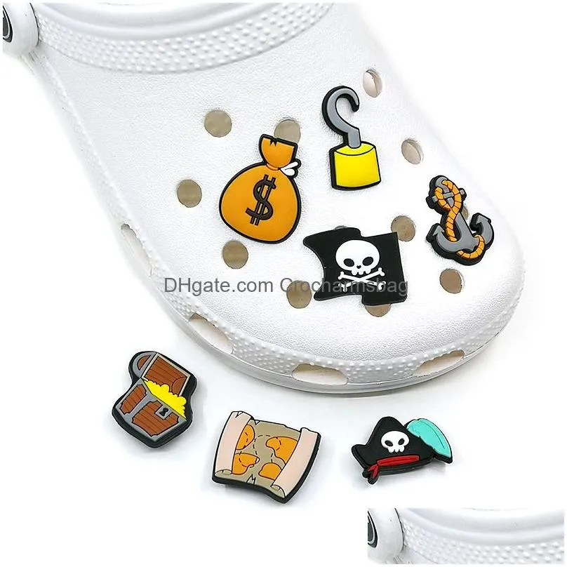 Shoe Parts & Accessories Moq 100Pcs Pirate Series Pattern Clog Charms 2D Soft Rubber Shoe Accessories Trend Shoes Buckles Decorations Dhekq