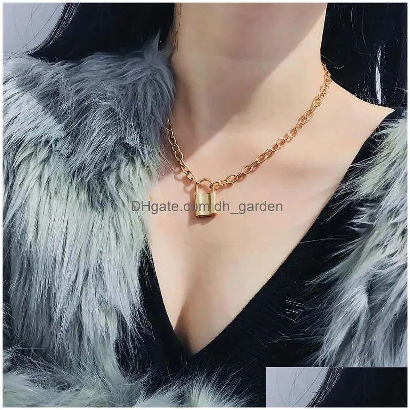 Pendant Necklaces High Quality Lovers Lock Pendant Necklace Steampunk Clavicle For Women Golden Sier Alloy Chain Valentines Day Gift D Dhvvq