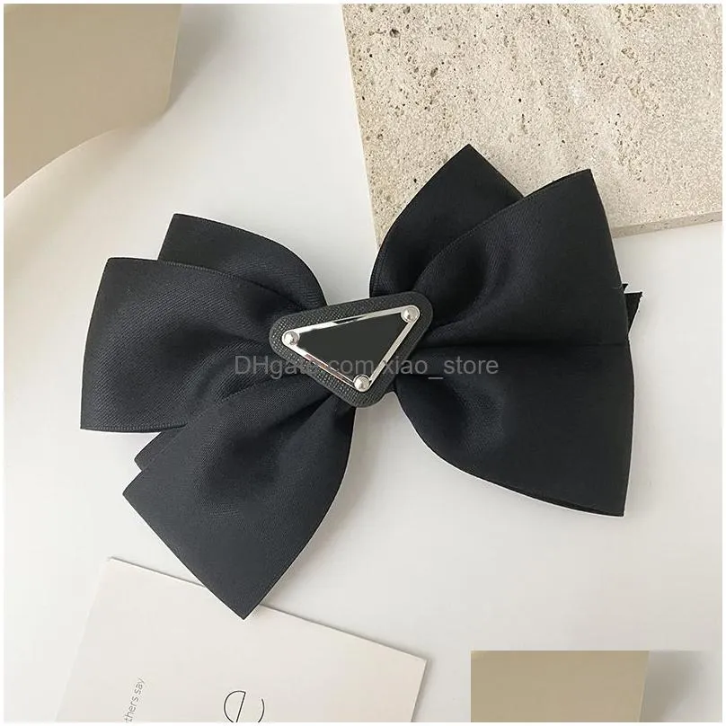 hair clips barrettes luxury designer inverted triangle barrettes for girls bow brand letter designer hair claw fashion hairpin high quality hair accessory