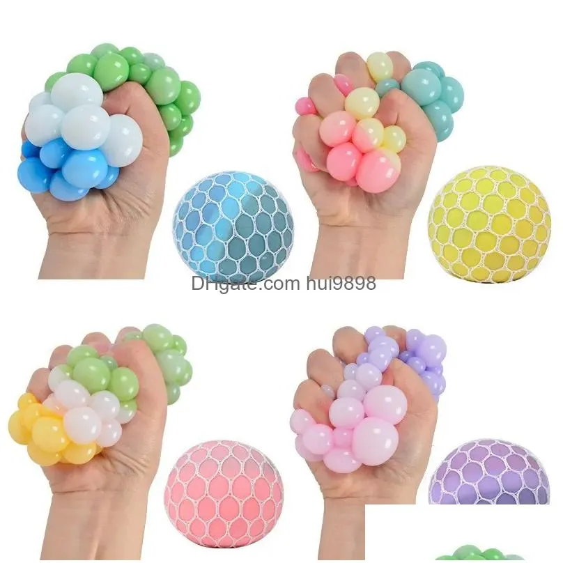 6cm tricolor discoloration tpr soft adhesive pectin grape ball toy pinch rainbow decompression ball squeeze ball