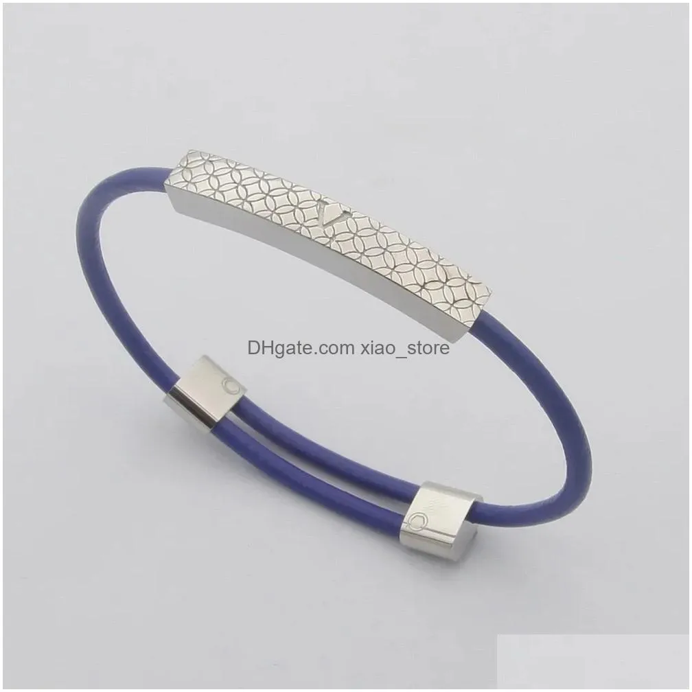 designer silver hardware black leather bracelets red blue charm bracelet for women hand strap brown flower pattern logo stamp printed fashion
