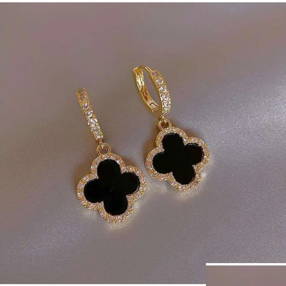 stud stud designer earrings four-leaf clover earring for women senior classic small fragrant wind earrings clover ear ring 18k gold light