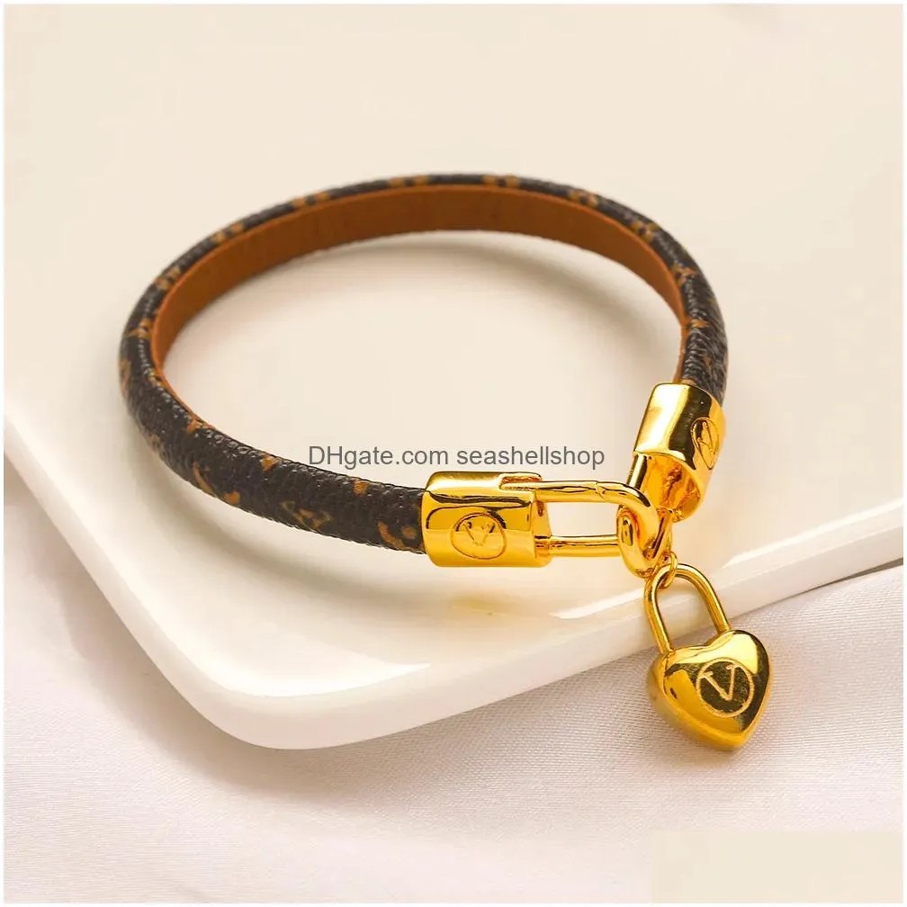 Bracelet, Earrings & Necklace High-End Bangle Bracelets Set Designer Jewelry Heart Bracelet European Brand Leather Pendant Necklaces Dhrpk