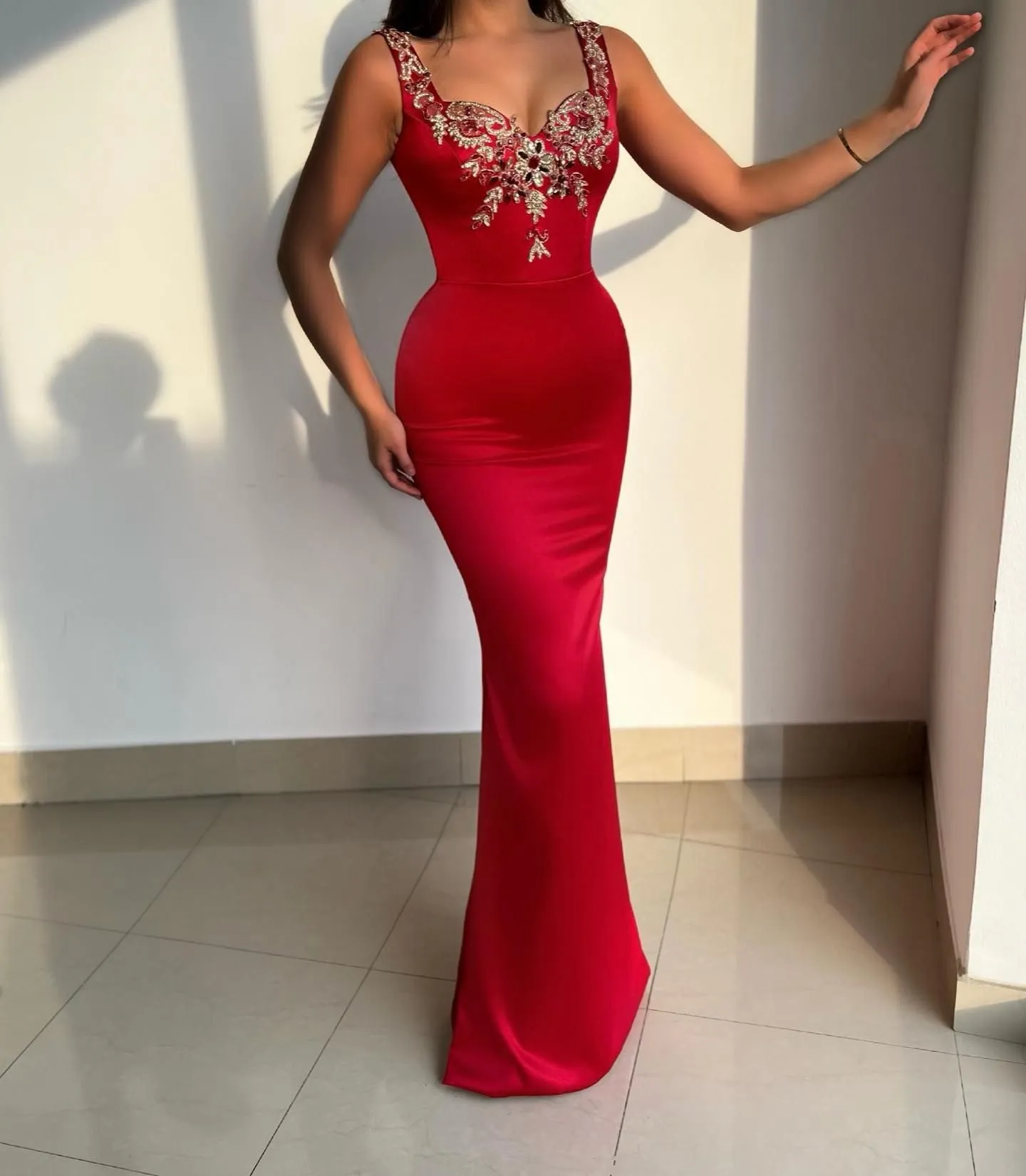 2024 Sexy Evening Dresses Wear Dark Red Crystal Beads Satin Overskirts Mermaid Spaghetti Straps Prom Gowns Evening Gowns Detachable Train