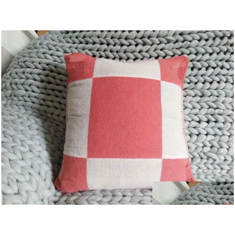 Cushion/Decorative Pillow 45X45Cm Letter Cashmere Blanket And Pillow Cases Cloghet Soft Wool Plaid Sofa Fleece Knitted Blankets Ers Sq Dhpbv