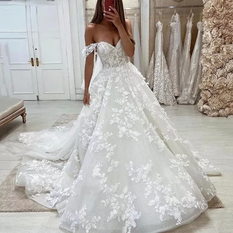 Ball Gown Wedding Dresses Off the Shoulder Full Lace Bodice Backless Bride Gowns Cathedral Train 2024