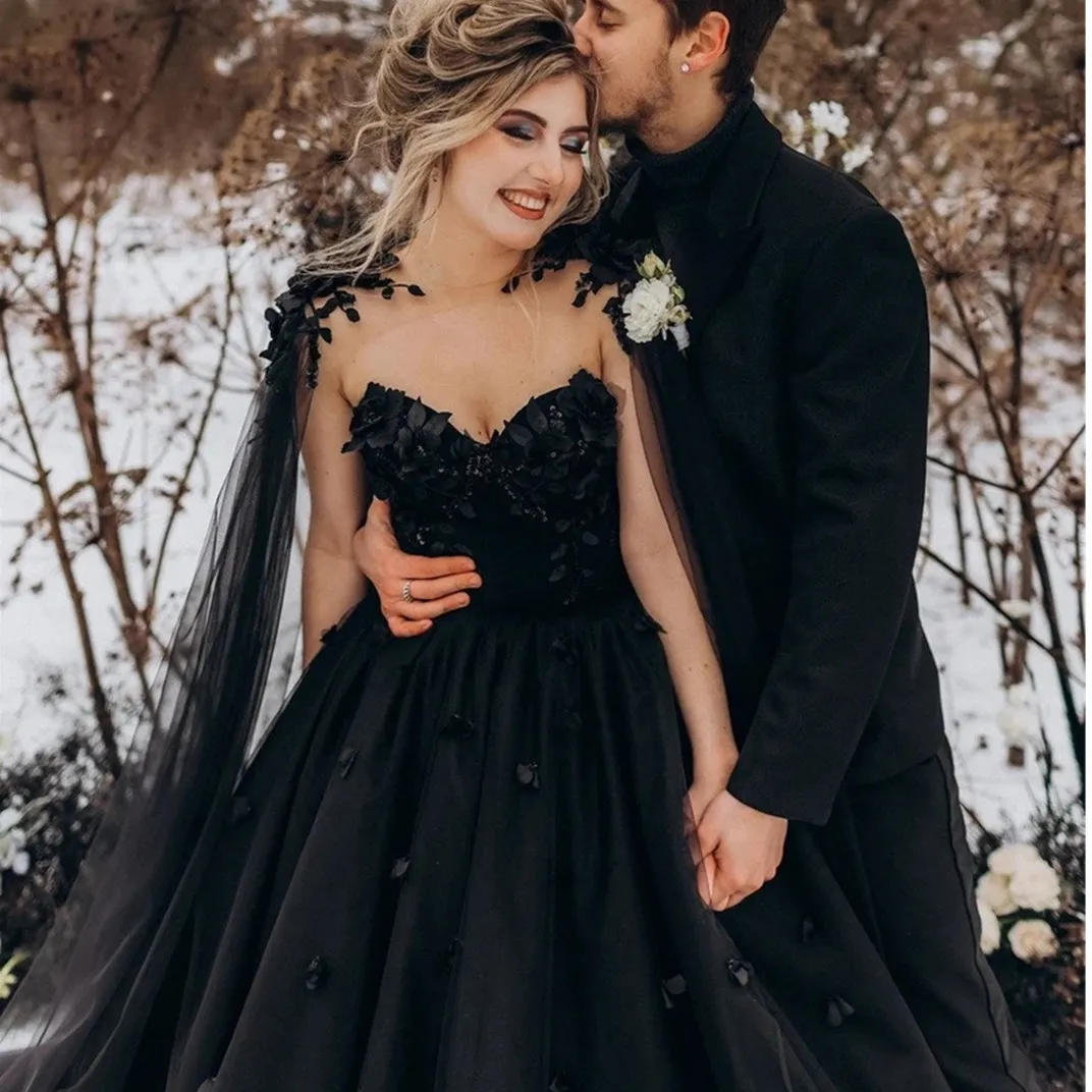 Maternity Gothic Black Ball Gown Wedding Dresses With Long Wraps Vintage Lace Appliqued Plus Size Vestidos De Novia Bridal Reception Gowns