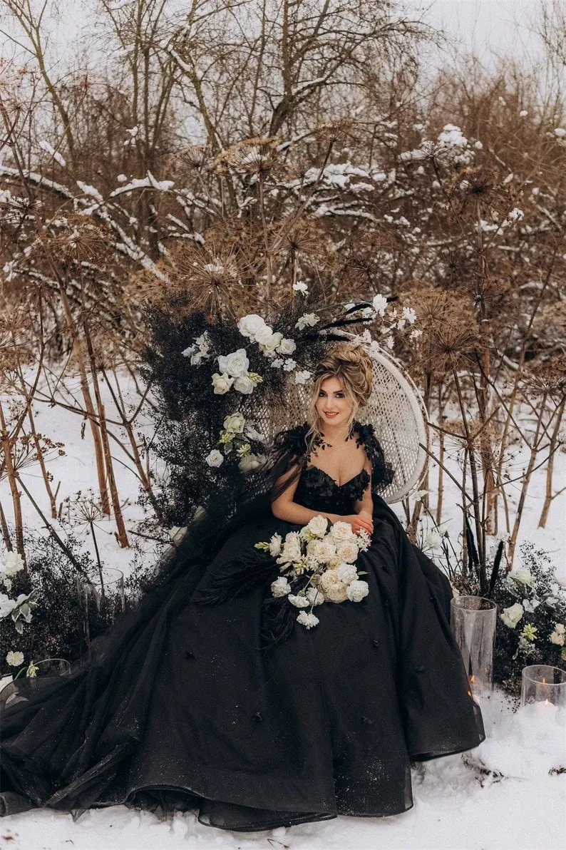 Maternity Gothic Black Ball Gown Wedding Dresses With Long Wraps Vintage Lace Appliqued Plus Size Vestidos De Novia Bridal Reception Gowns