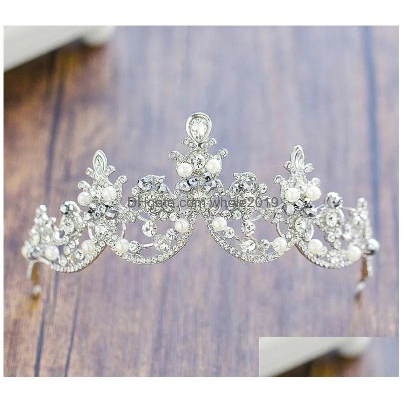 Chic Wedding Tiaras 3 Pieces Sets Stunning Bridal Tiaras Necklaces Earrings Sets Fashion Wedding Accessories H51